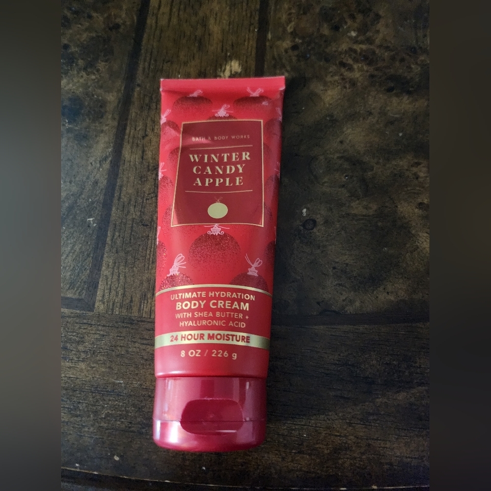 Bath & Body Works Skincare Winter Candy Apple Body Cr NEW